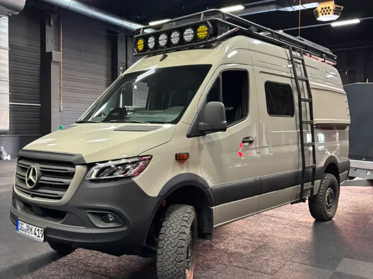 Dachträger auf Mercedes Sprinter L2H2 von ROAL-VANS